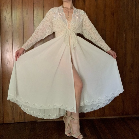 Dramatic 1980s Peignoir, Full Length, Lace Tie Front, Flora Nikrooz - Picture 7 of 16